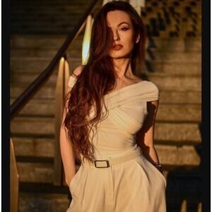 OGL Top Size L NEW Criss Cross Off Shoulder New Airy Brami EcoSkinKiss Cream